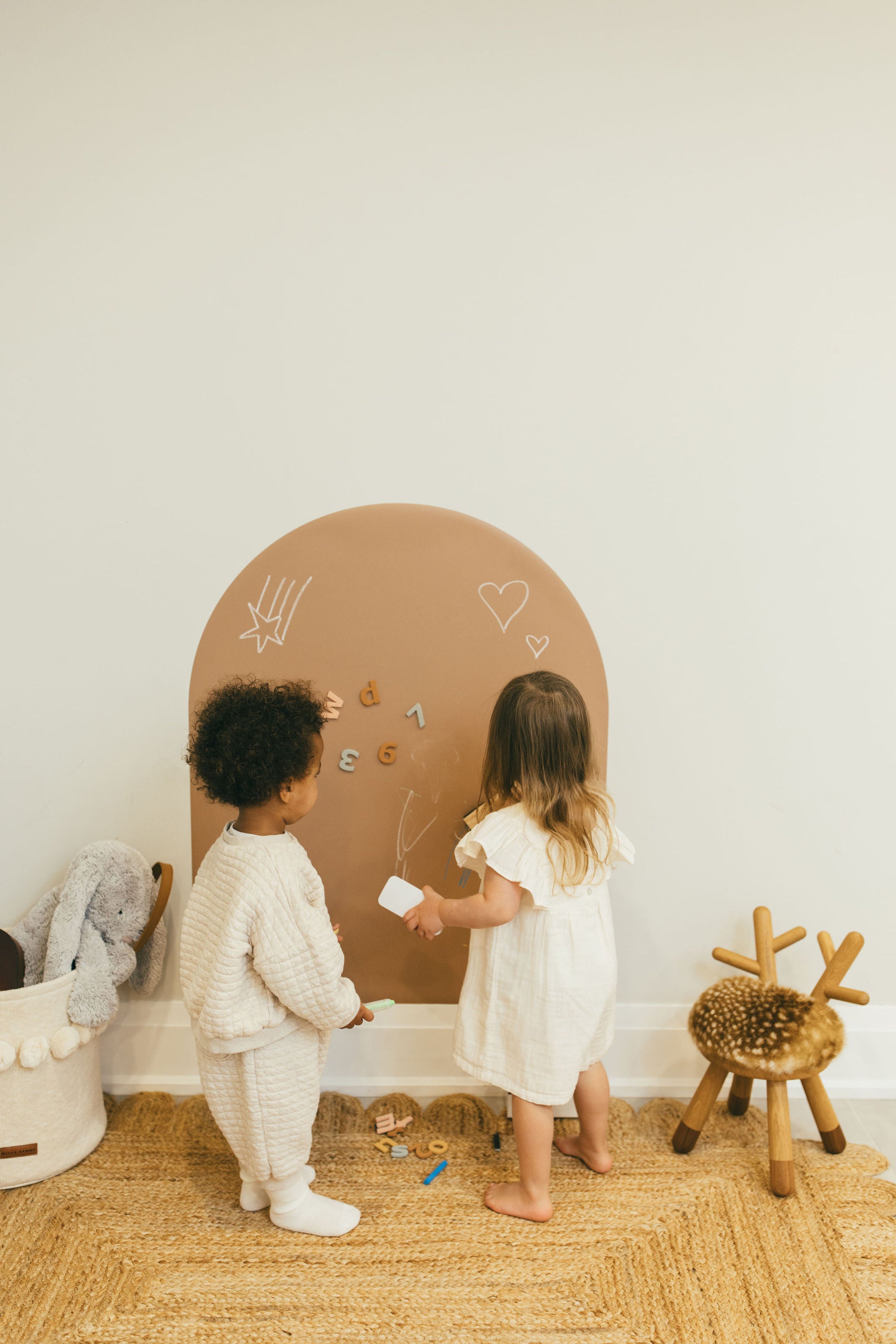 Magic Wall - Arch (Warm Taupe)