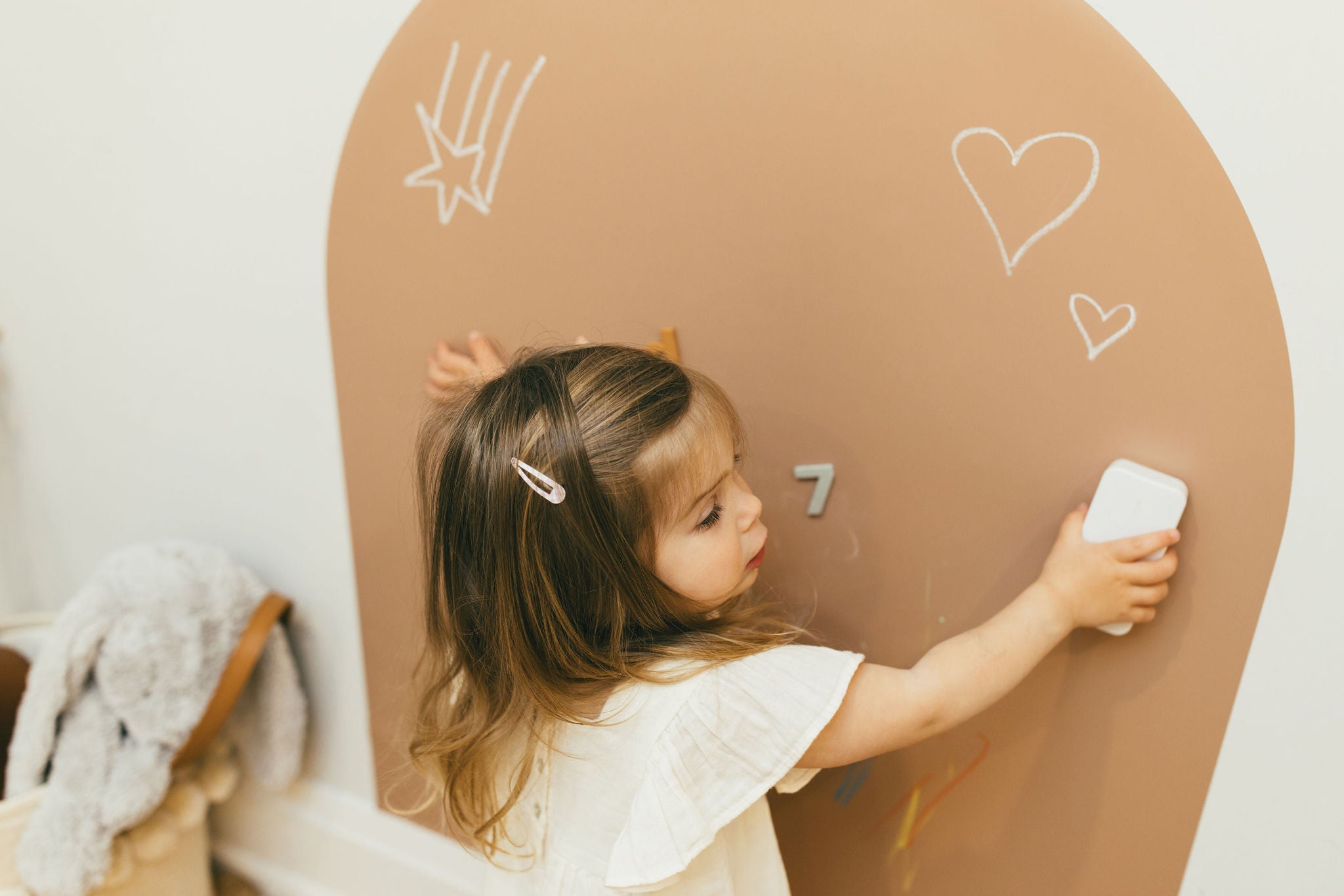 Magic Wall - Arch (Warm Taupe)
