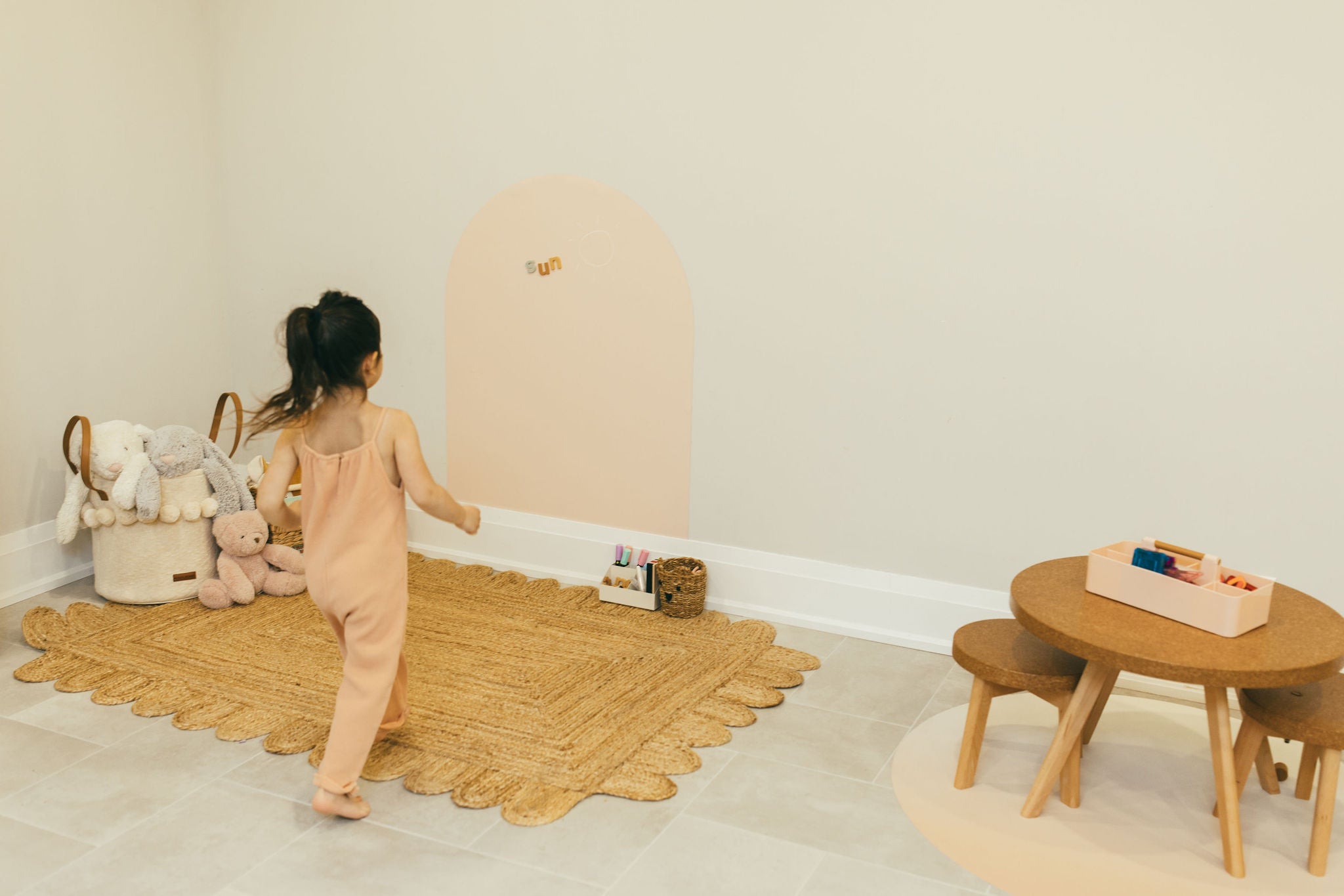 Magic Wall - Arch (Pale Pink)