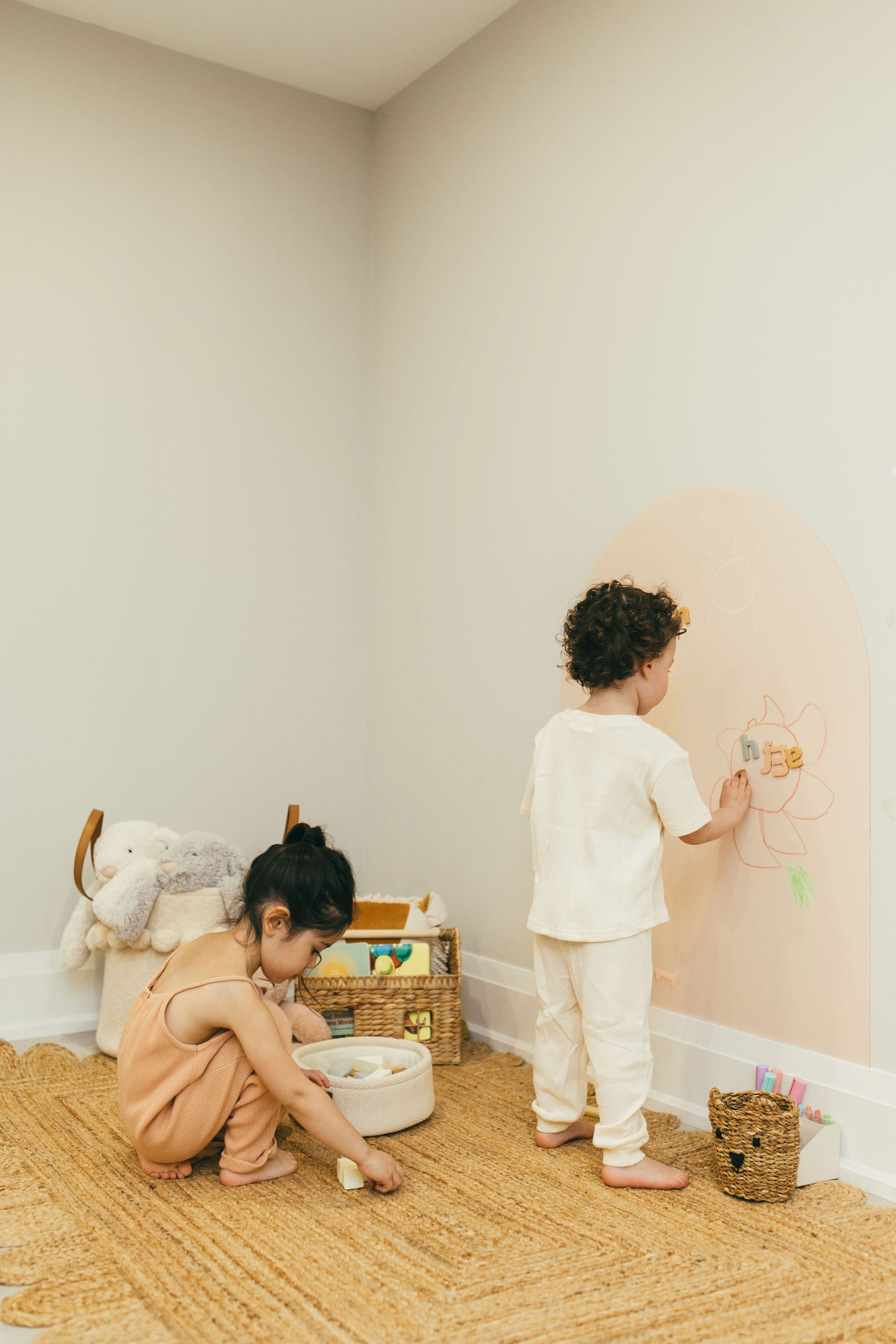 Magic Wall - Arch (Pale Pink)