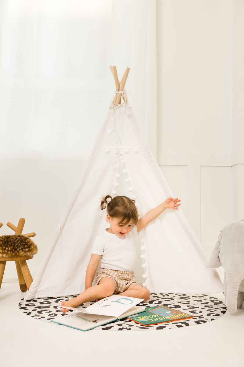 Catch All Mat for Mealtime & Playtime Mess - Leopard